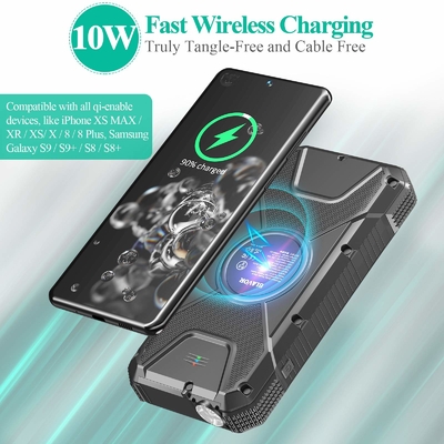 Cargador energía solar inalámbrico portátil 18W QC3.0 del banco del poder con 4 salidas